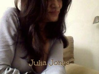 Julia_Jones