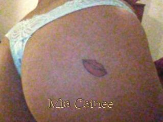 Mia_Cainee