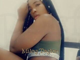 Miley_Taylor