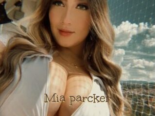 Mia_parcker