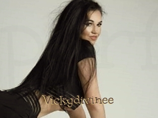 Vickydivinee